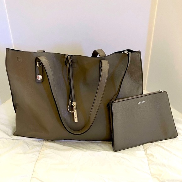 Calvin Klein Tote Bag with Pouch - Picture 1 of 6